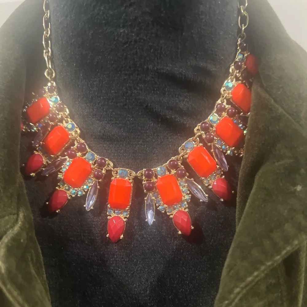 J.Crew Red Rhinestone Cabochon Statement Necklace Gold Tone Bib - Picture 2 of 3